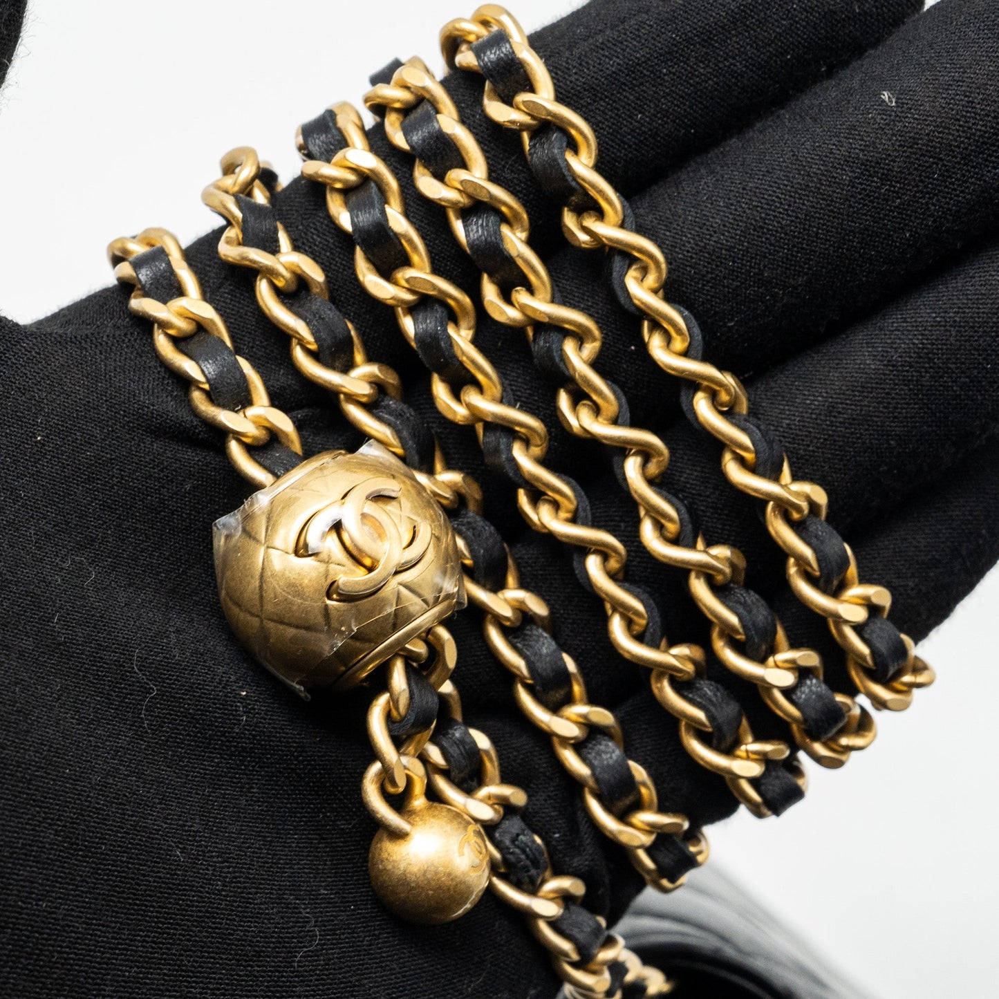 Chanel Pearl Crush mini flap wallet with chain lambskin black  (microchip)