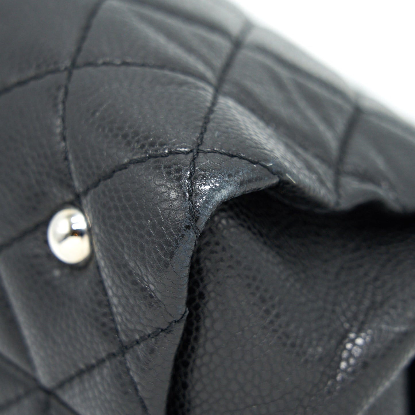 CHANEL QUILTED LEATHER TOTE BAG WITH CHAIN IN CARVIAR BLACK