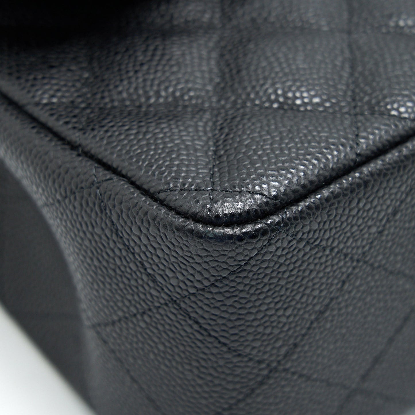 CHANEL JUMBO CLASSIC DOUBLE FLAP CAVIAR BLACK