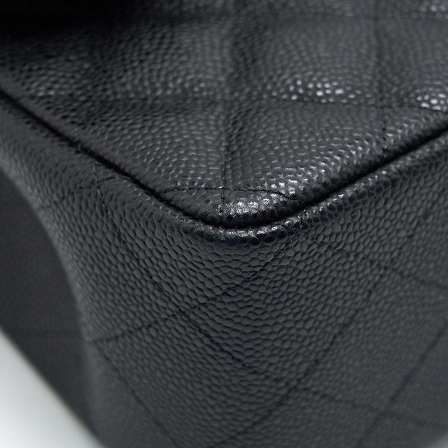 CHANEL JUMBO CLASSIC DOUBLE FLAP CAVIAR BLACK