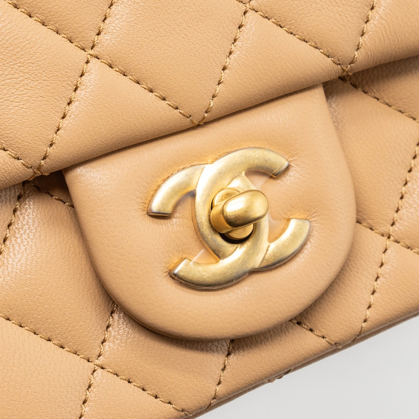 Chanel 23K Pearl Crush mini square Flap bag lambskin beige  (Microchip)