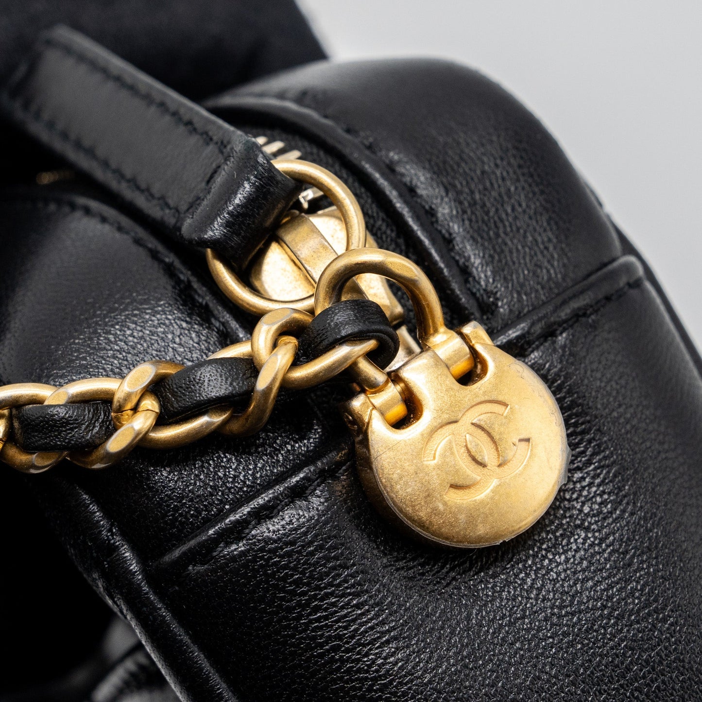 Chanel pearl crush camera bag lambskin black  (microchip)