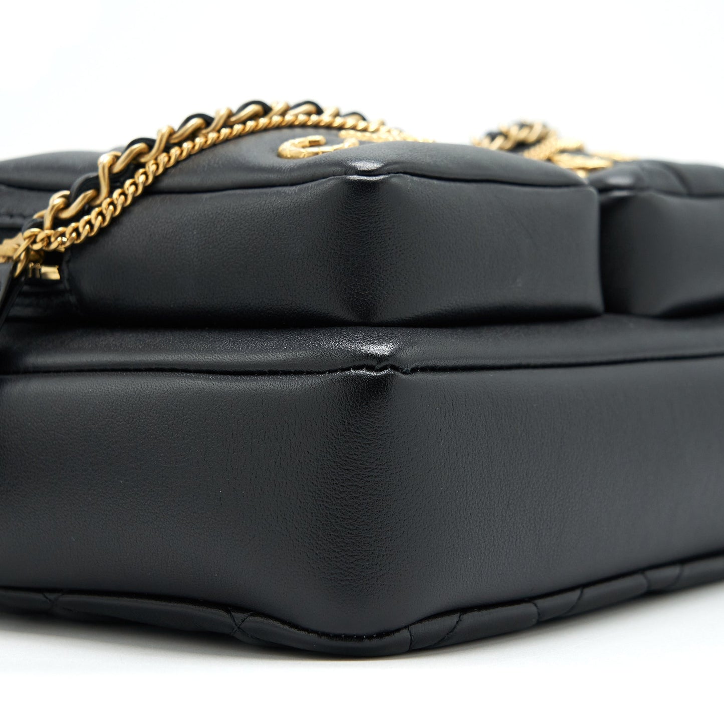 Chanel 22C Camera Bag Calfskin Black (Microchip)