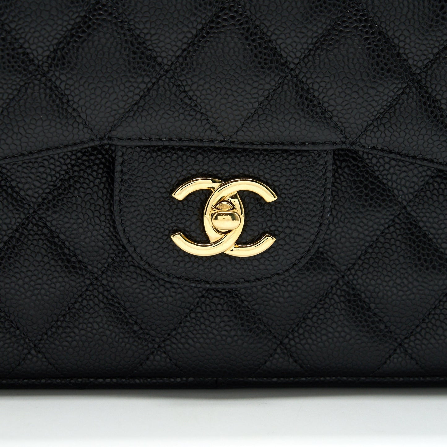 CHANEL JUMBO CLASSIC DOUBLE FLAP CAVIAR BLACK