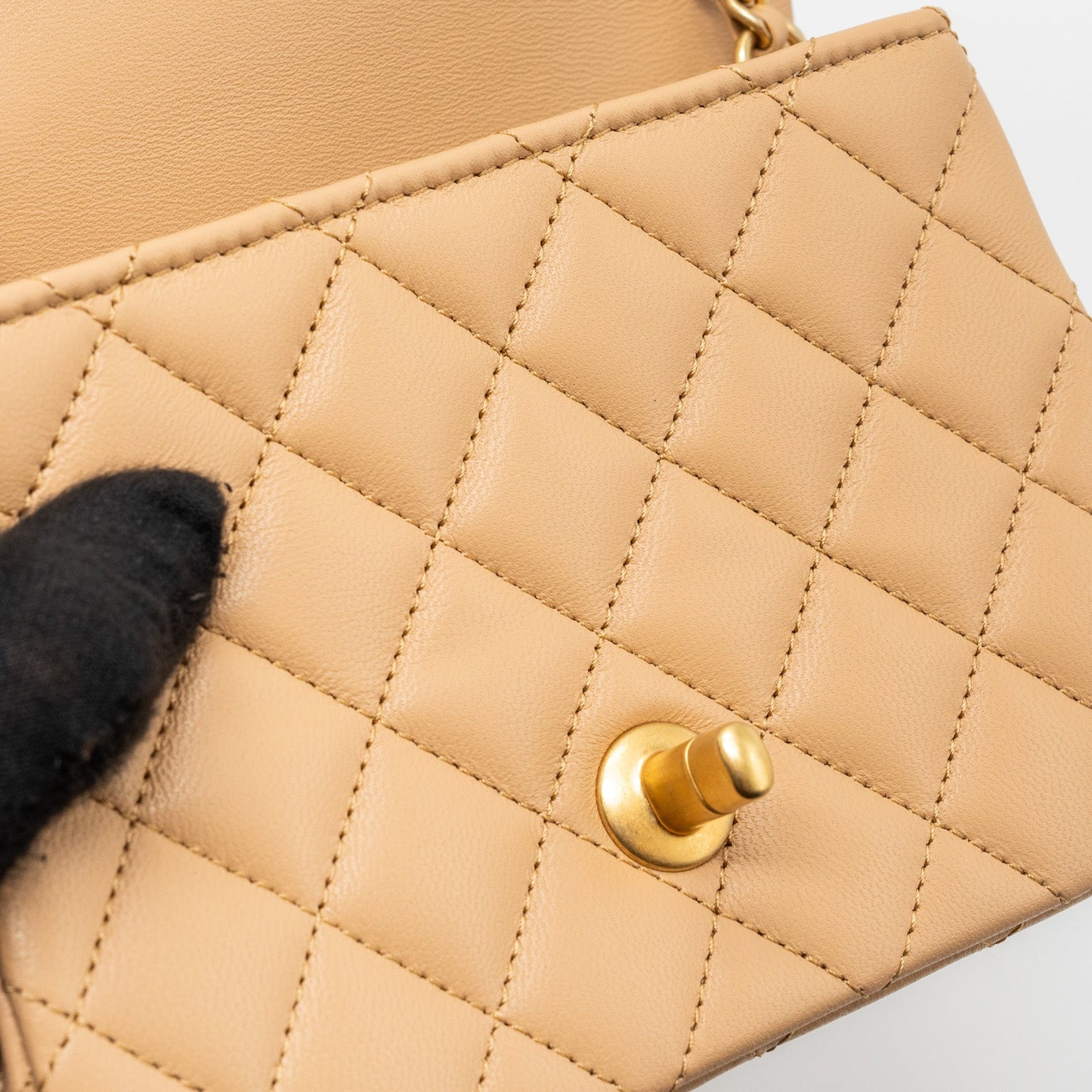 Chanel 23K Pearl Crush mini square Flap bag lambskin beige  (Microchip)