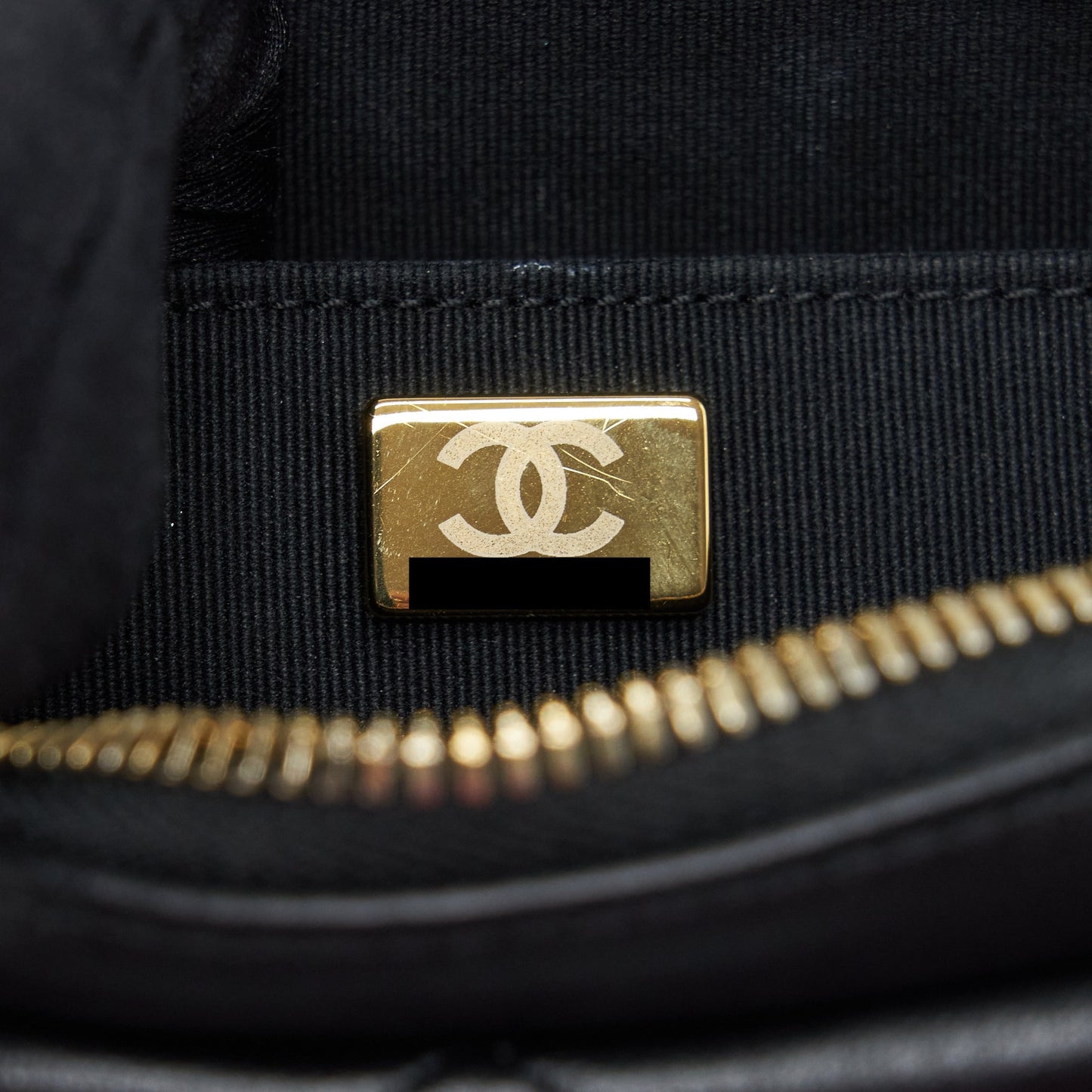 Chanel 22C Camera Bag Calfskin Black (Microchip)