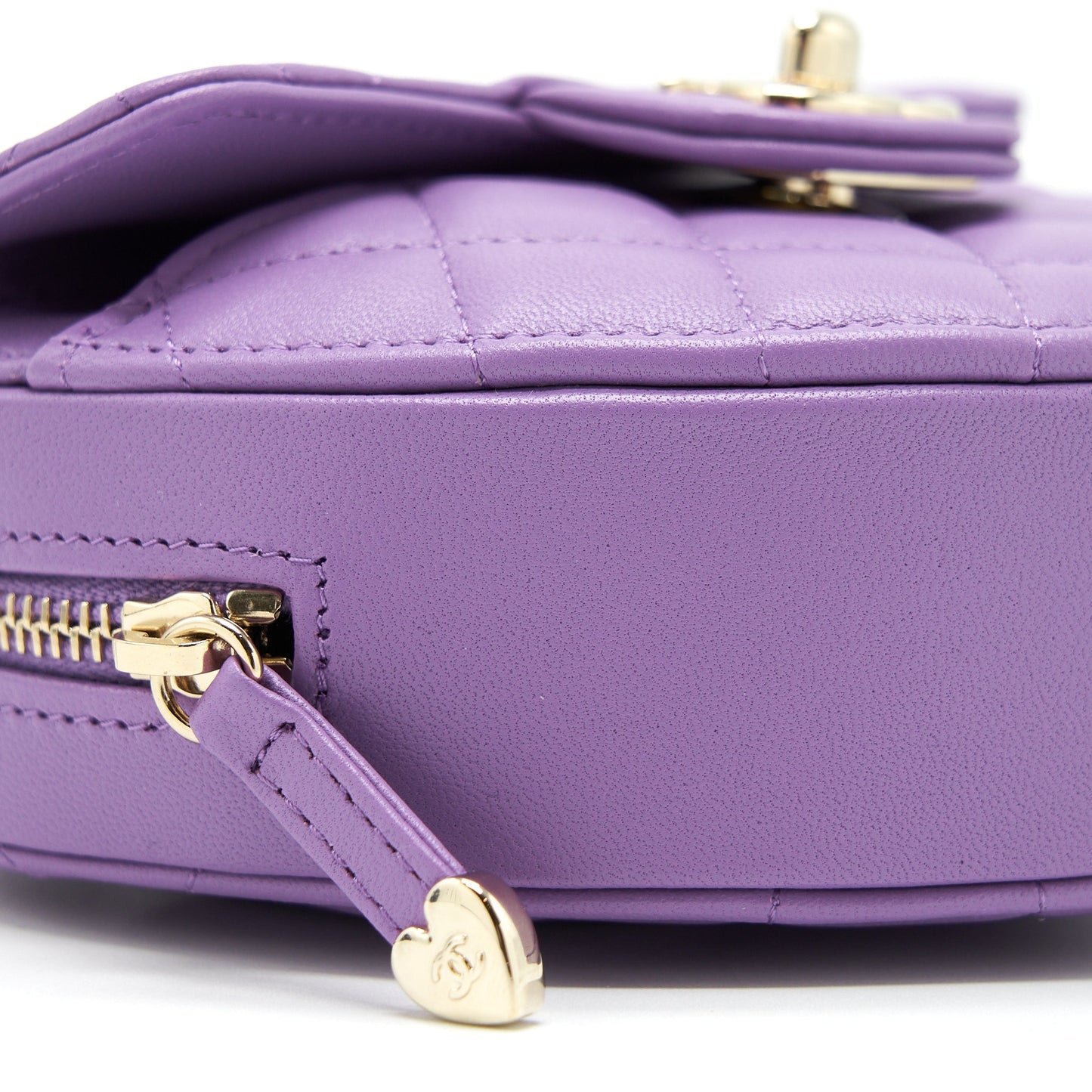 Chanel 22S Small Heart Bag Lambskin Purple L