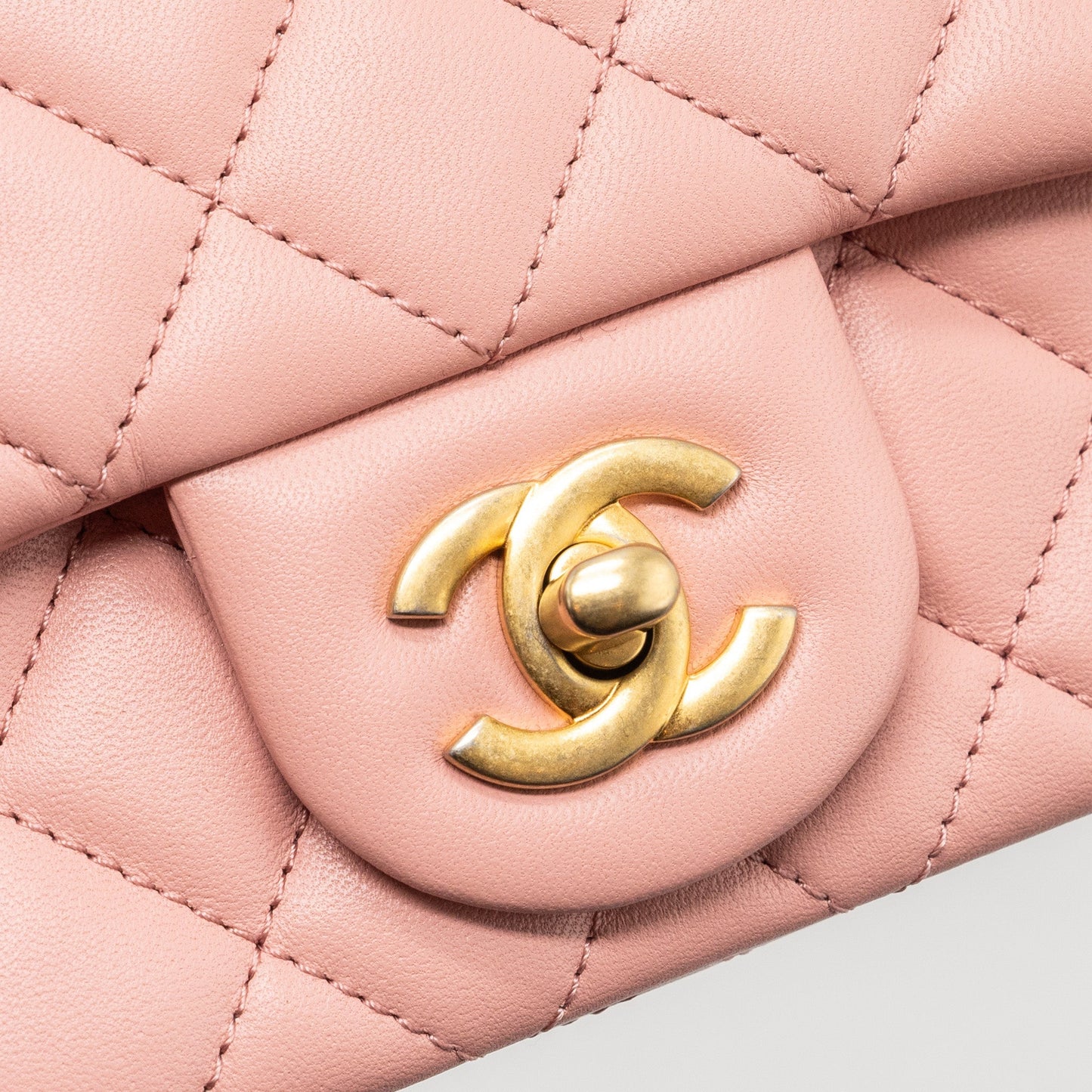Chanel Pearl Crush mini Rectangular flap bag lambskin pink  (Microchip)