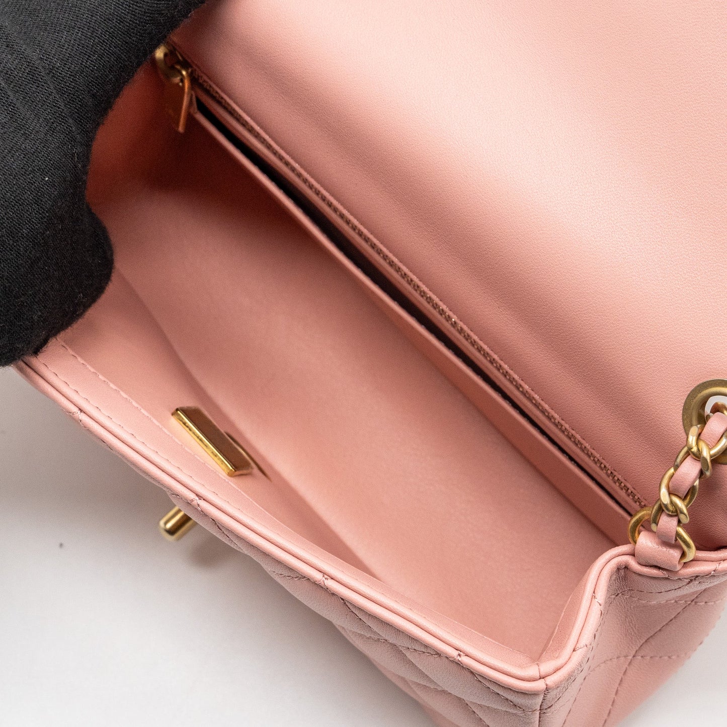 Chanel Pearl Crush mini Rectangular flap bag lambskin pink  (Microchip)