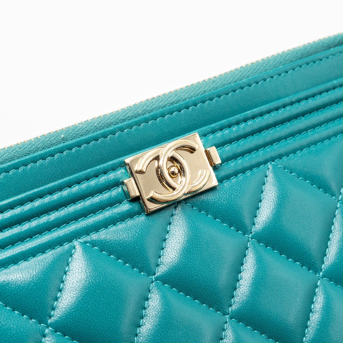 Chanel boy zip pouch lambskin green L