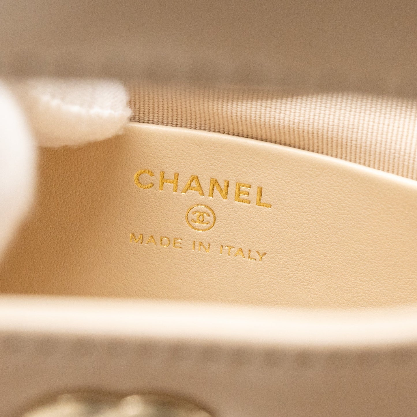 Chanel Mini 31 clutch with chain shiny lambskin light beige L ( microchip)