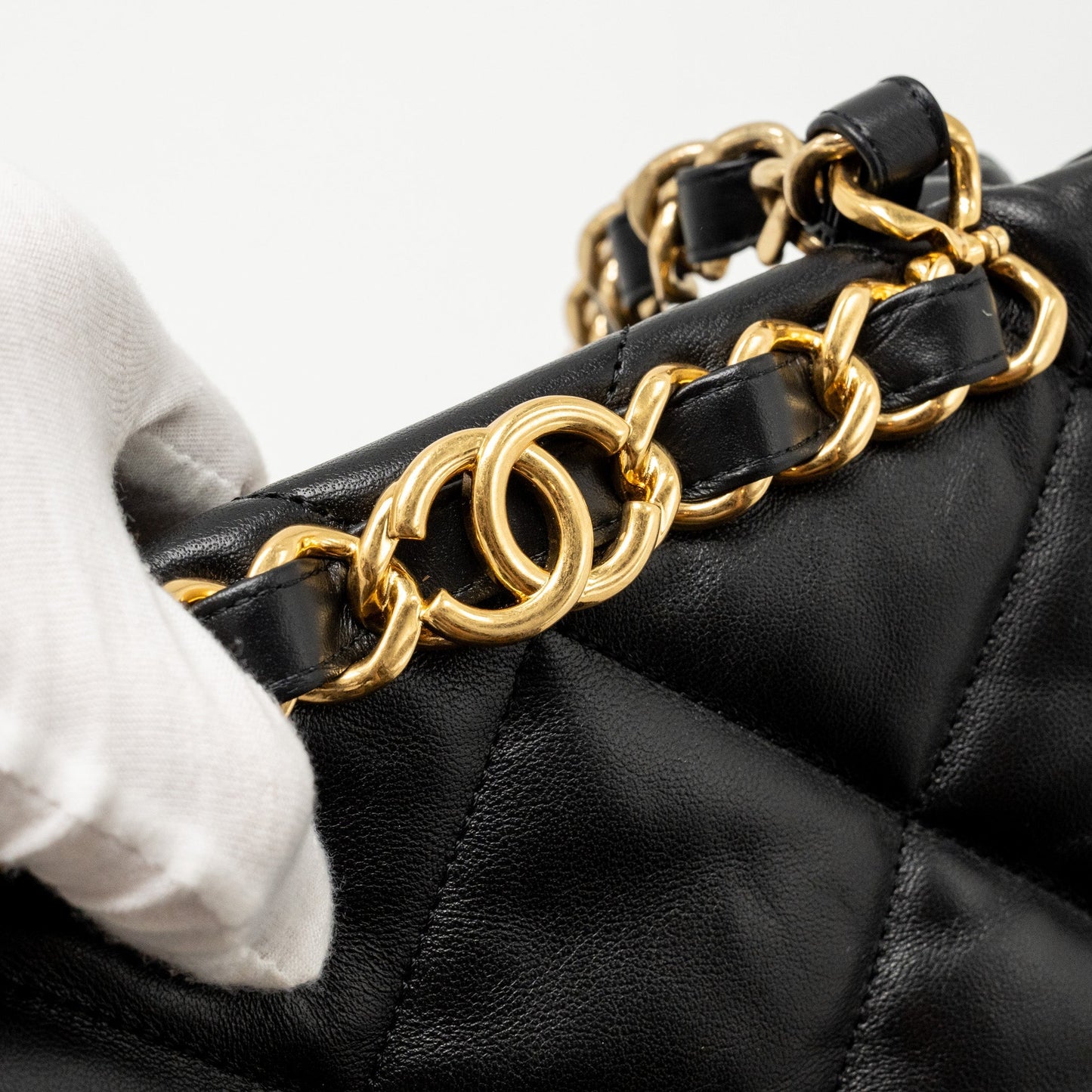 Chanel quilted double chain shoulder bag Lambskin black  (micochip)