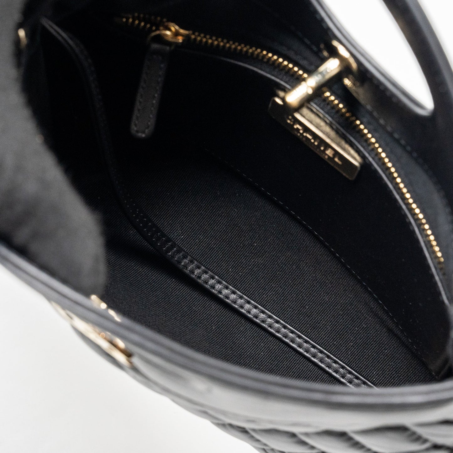 Chanel 23A Mini 31 Bag Calfskin Black L (microchip)
