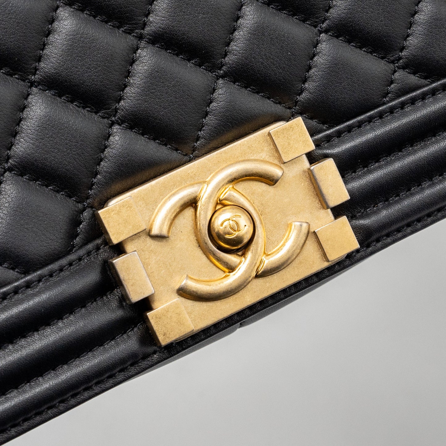Chanel medium boy bag smooth calfskin black