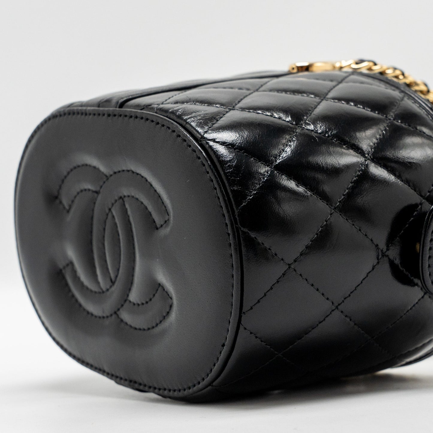 Chanel picnic vanity lambskin black  (microchip)