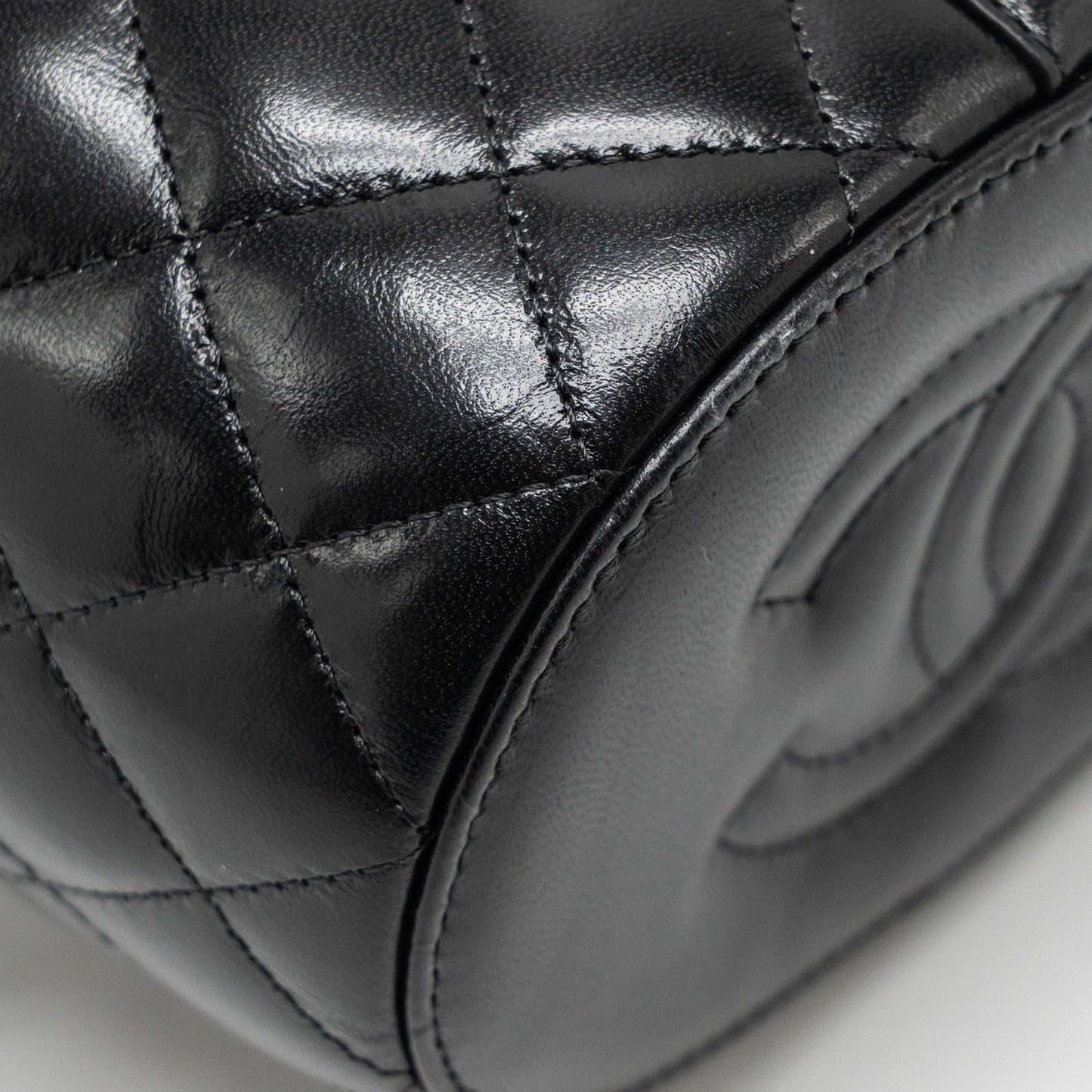 Chanel picnic vanity lambskin black  (microchip)
