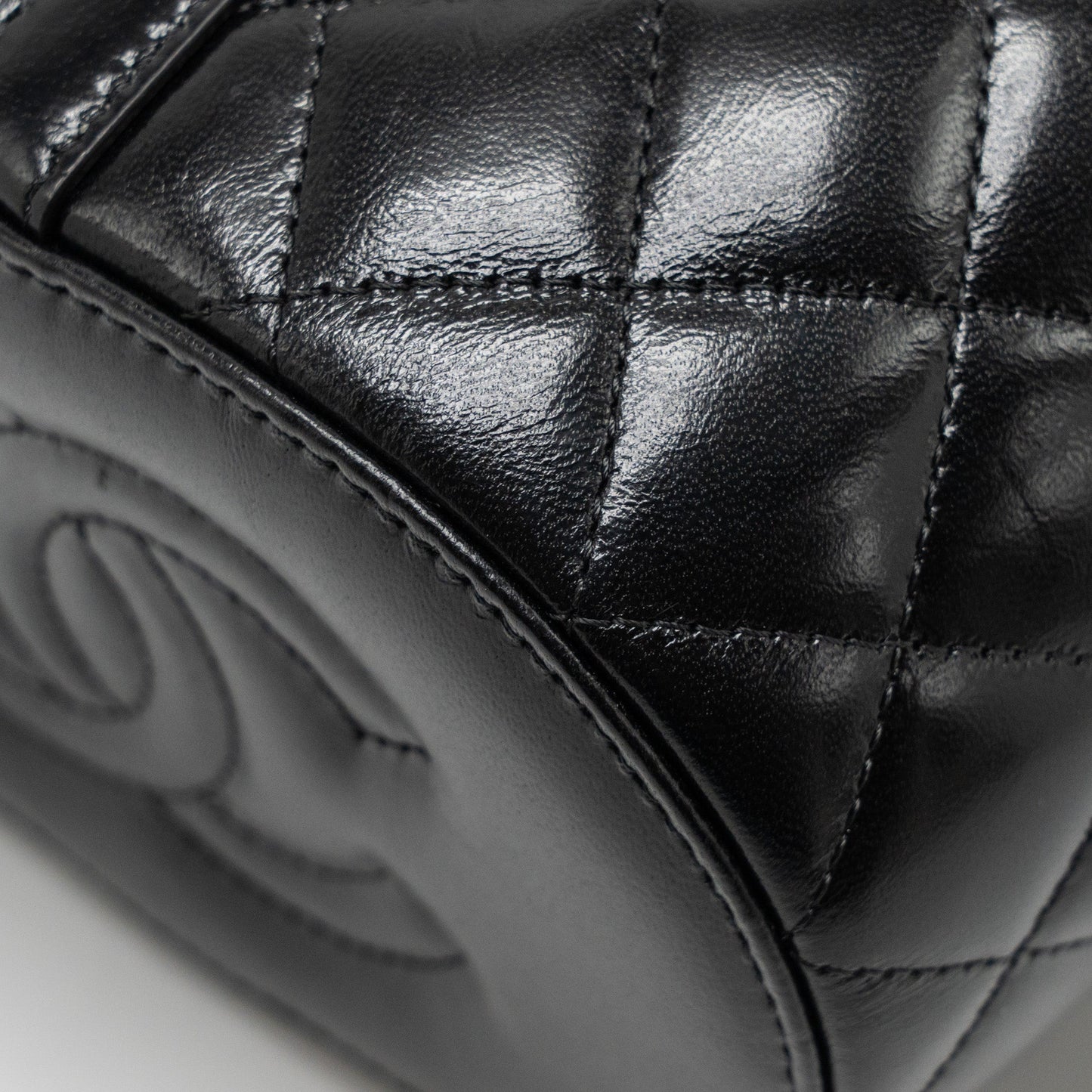 Chanel picnic vanity lambskin black  (microchip)