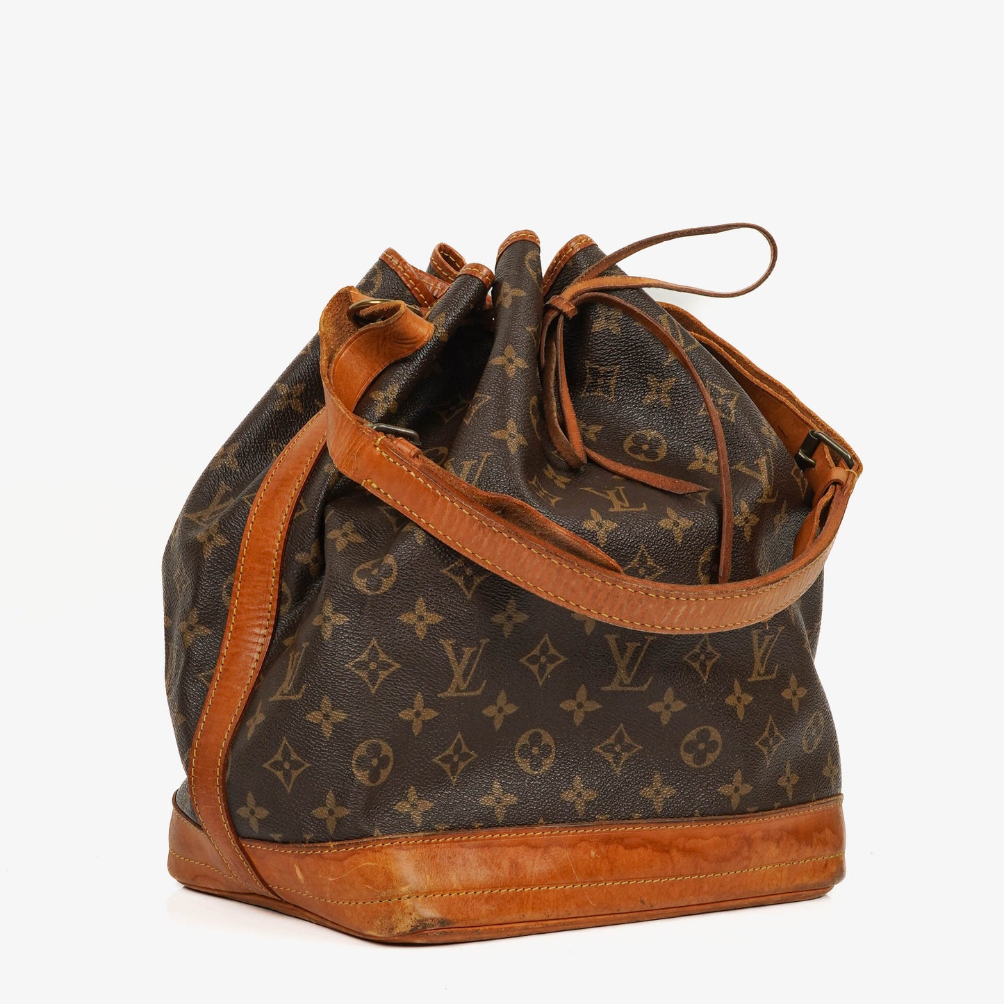 Louis Vuitton Noe Grande GM Monogram Canvas Shoulder Bag