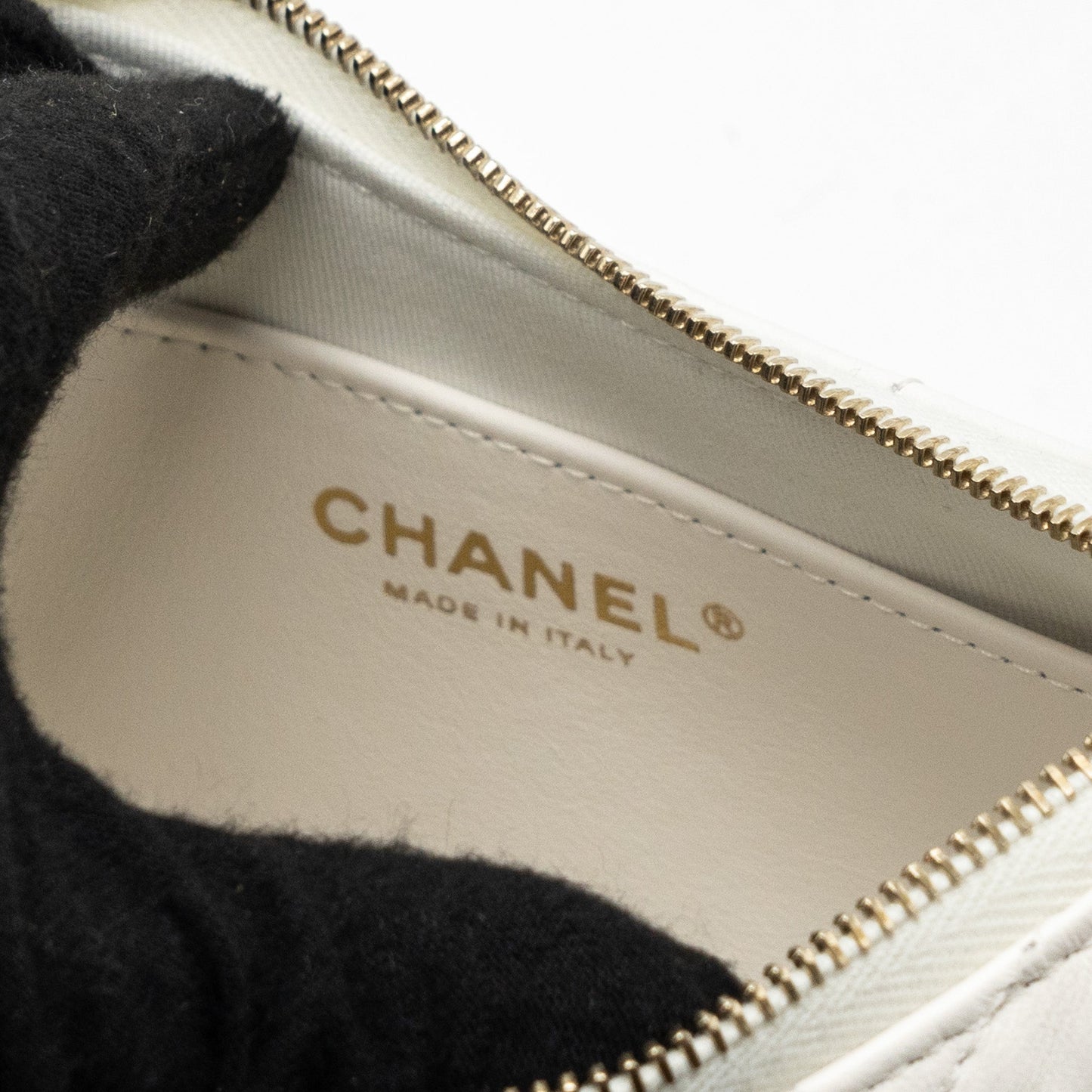 Chanel 23k Hobo Bag Calfskin White  (microchip)