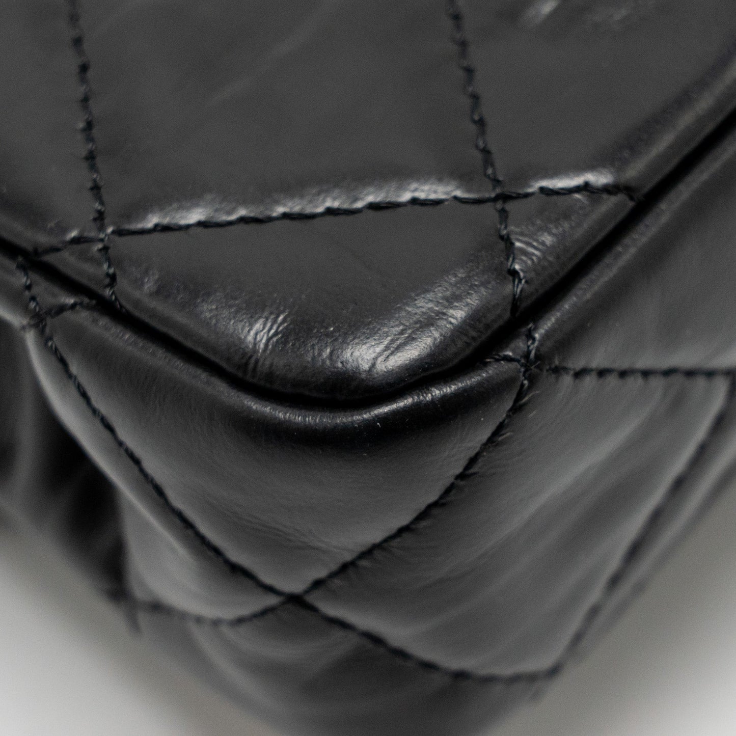 Chanel 23A quilted flap clutch calfskin black L (microchip)