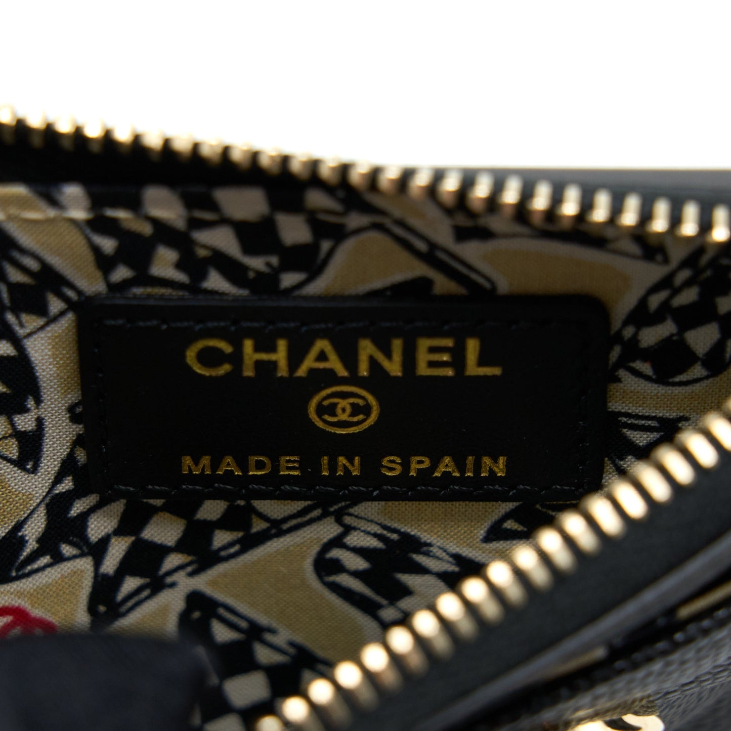 Chanel 23C Zipper Card Holder Caviar Black L (Microchip)
