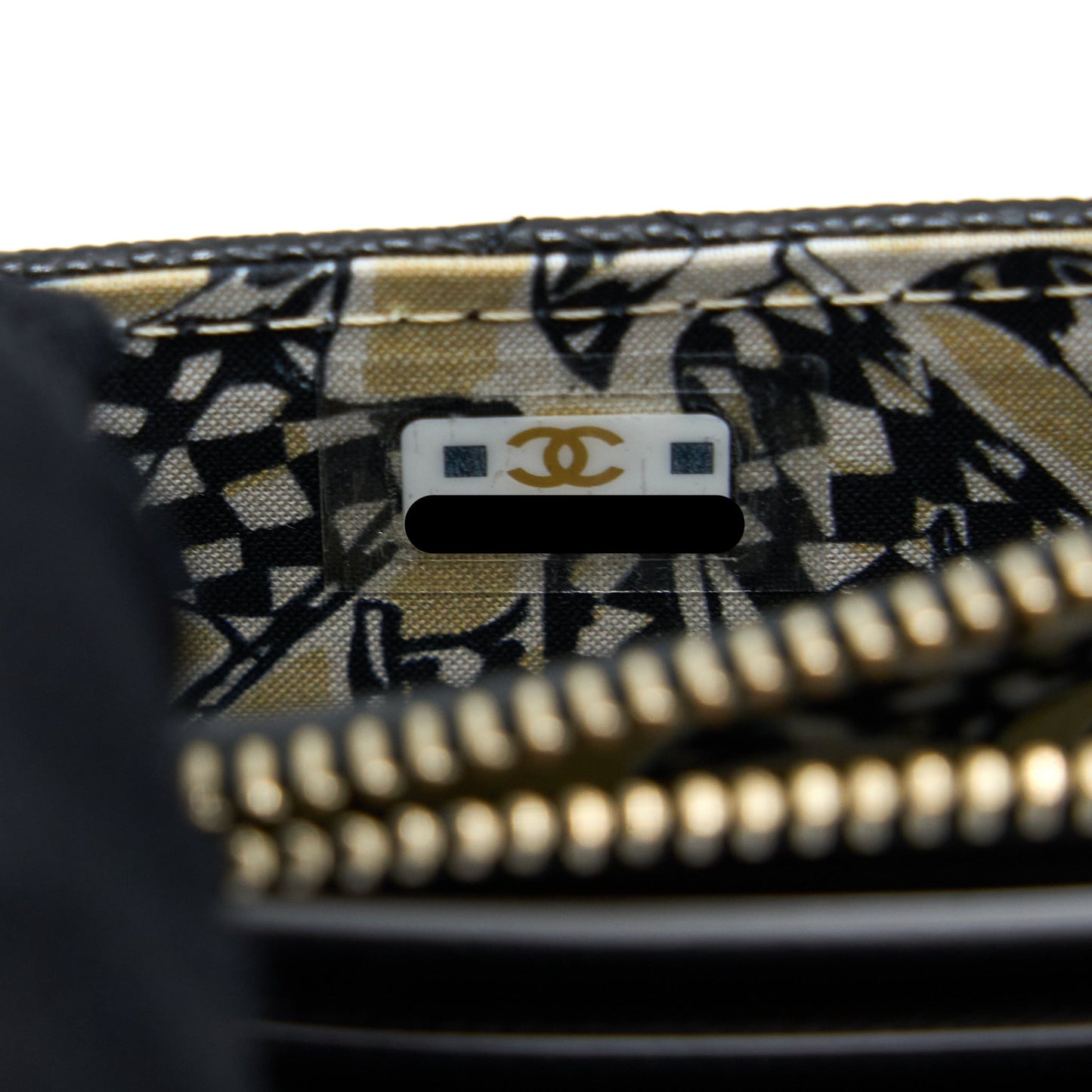 Chanel 23C Zipper Card Holder Caviar Black L (Microchip)