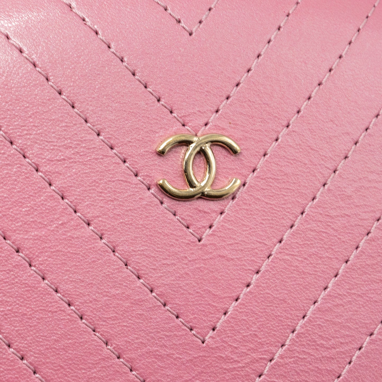 Chanel Oval Chevron Bag Lambskin Pink L