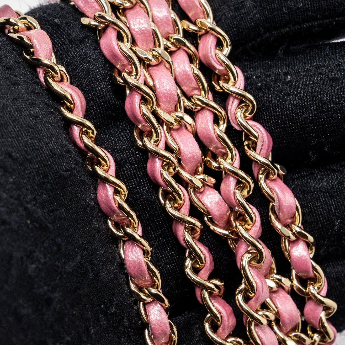 Chanel Oval Chevron Bag Lambskin Pink L