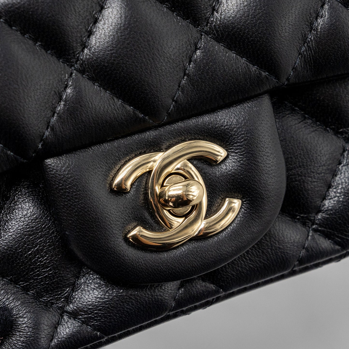 Chanel Classic Mini Square Flap Bag Lambskin Black L (Microchip)
