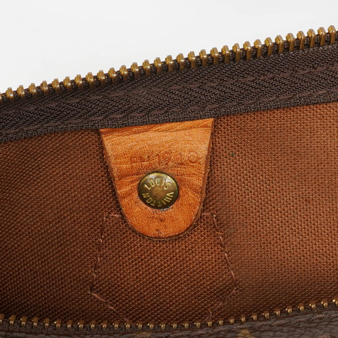 Louis Vuitton Malletier  30 Monogram Canvas Handbag