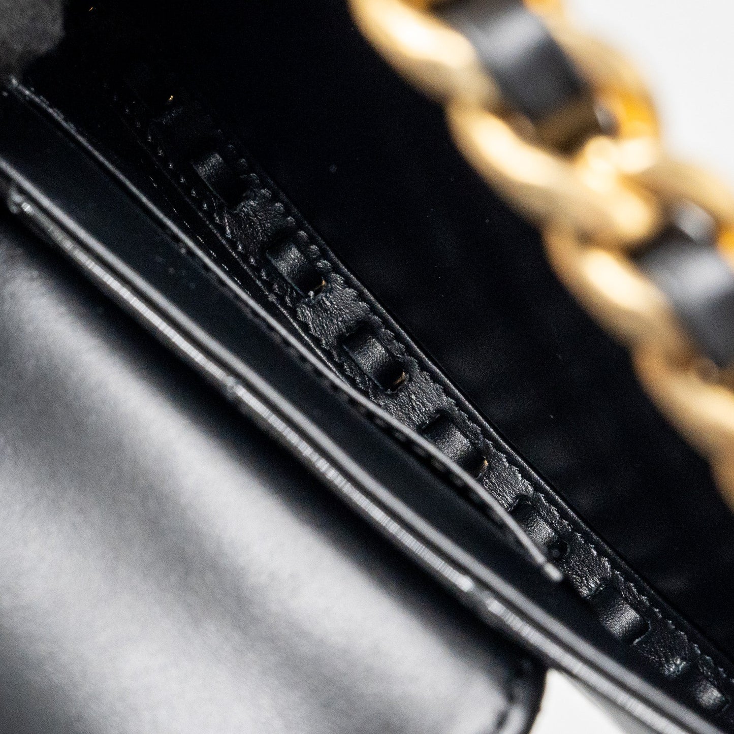 Chanel 23K Hoop Bag Patent leather black  (microchip)