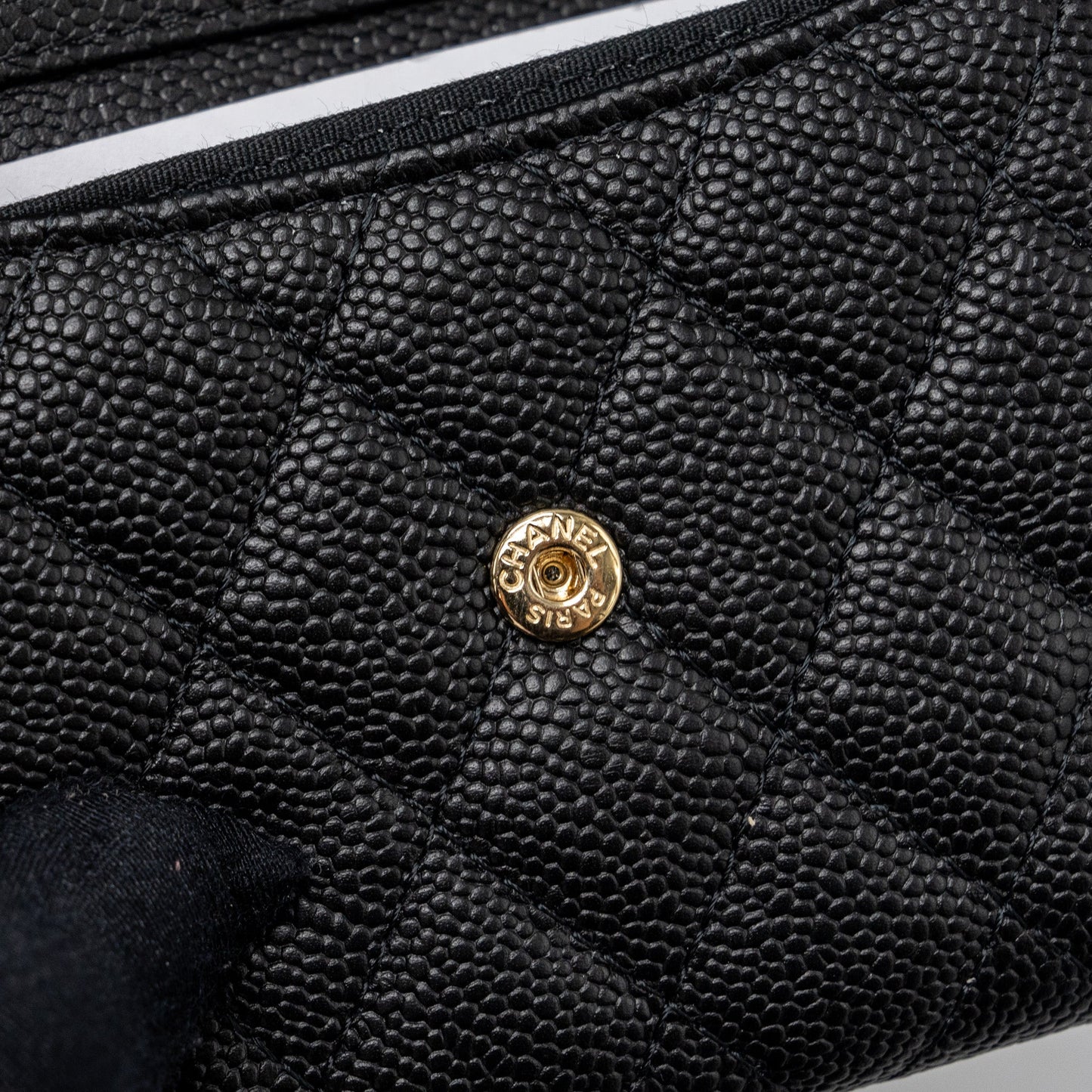 Chanel boy card holder with chain caviar black