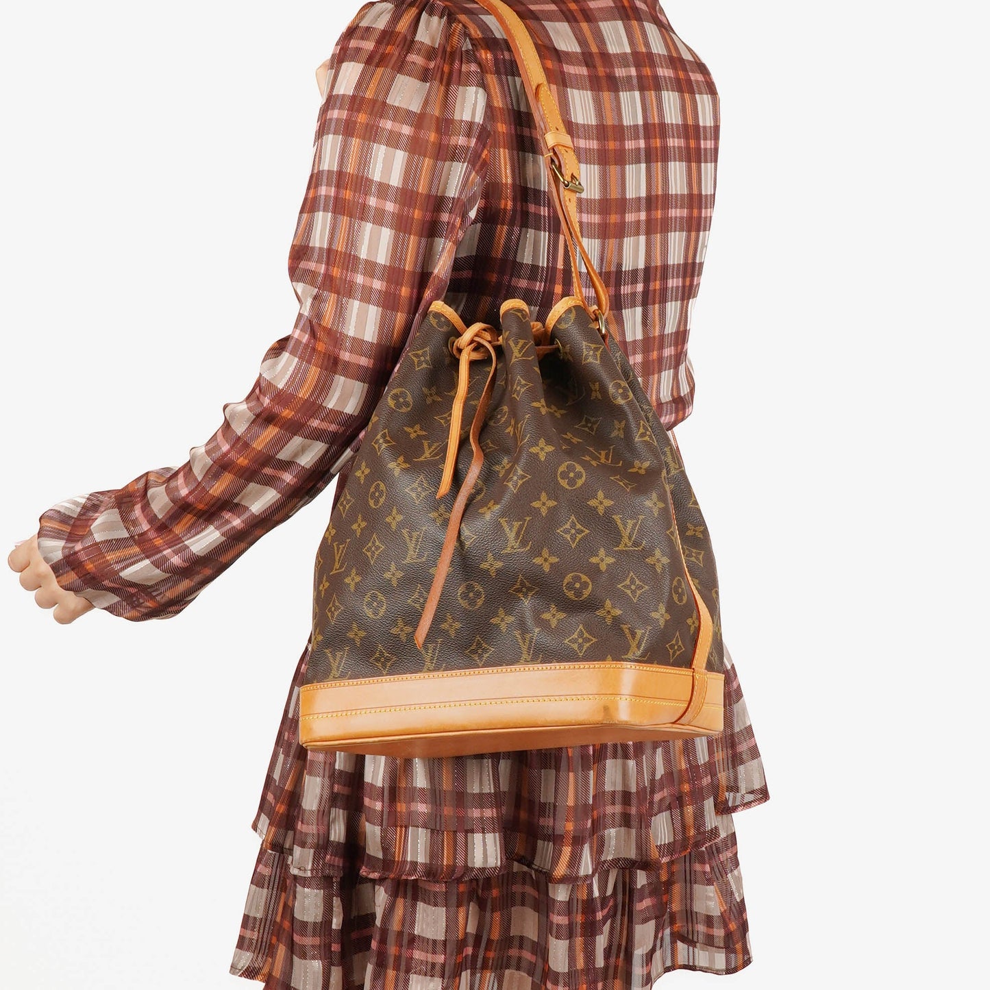 Louis Vuitton Noe GM Monogram Canvas Shoulder Bag