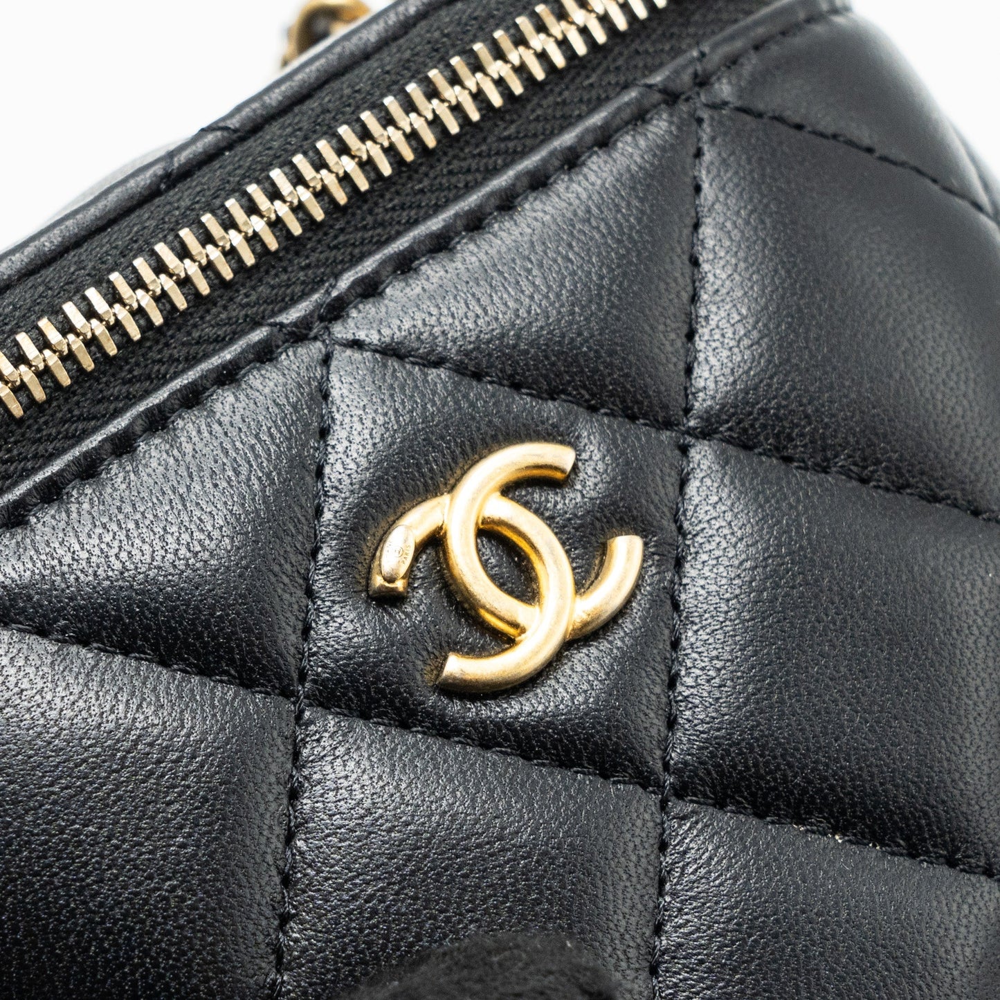 Chanel Pearl Crush Mini Vanity Case Lambskin Black  (microchip)