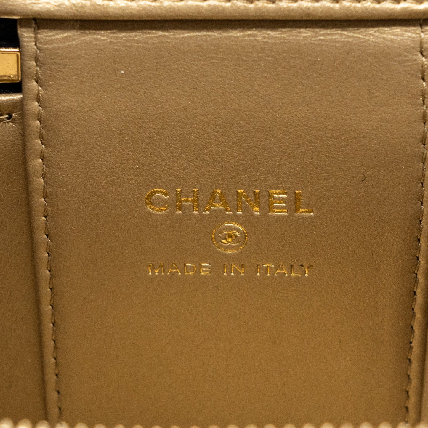 Chanel Pearl Crush Mini Vanity Case Lambskin Black  (microchip)