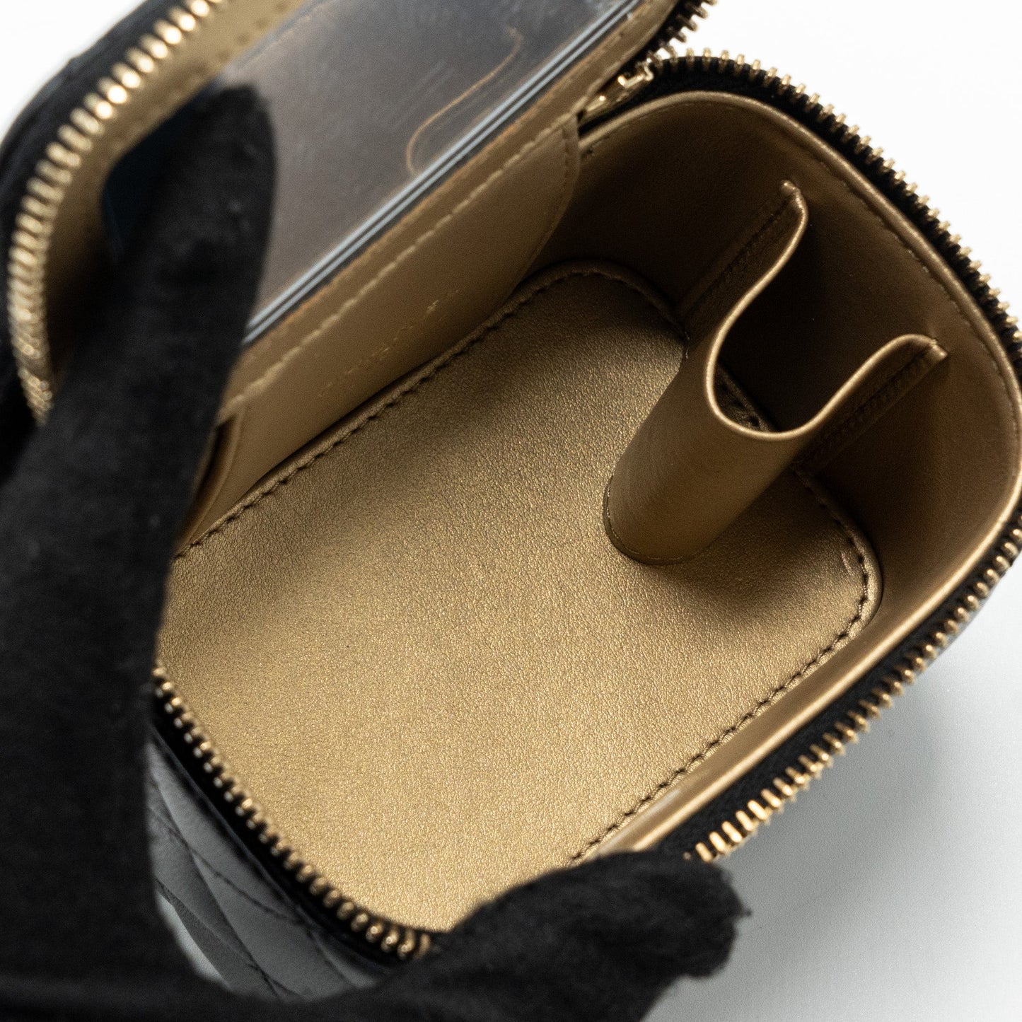 Chanel Pearl Crush Mini Vanity Case Lambskin Black  (microchip)