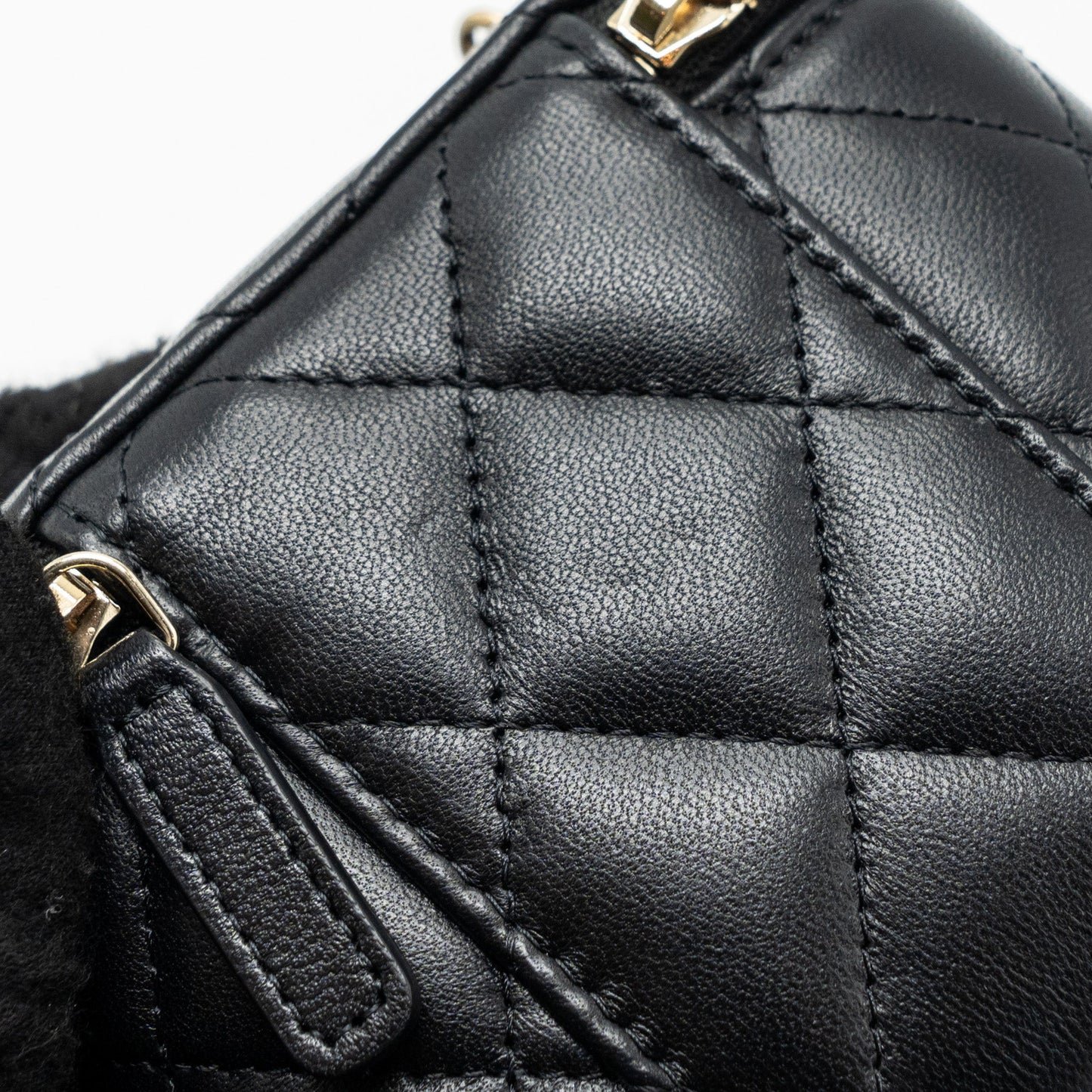 Chanel Pearl Crush Mini Vanity Case Lambskin Black  (microchip)