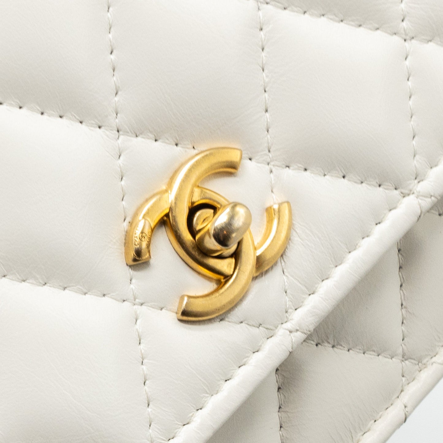 Chanel 23p Letter Top Handle Wallet On Chain Calfskin White (Microchip)