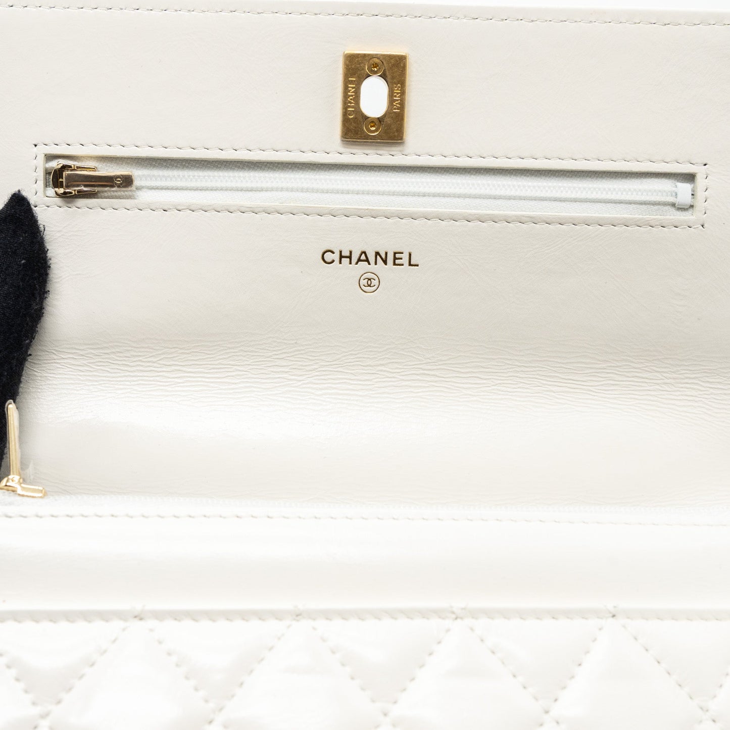Chanel 23p Letter Top Handle Wallet On Chain Calfskin White (Microchip)