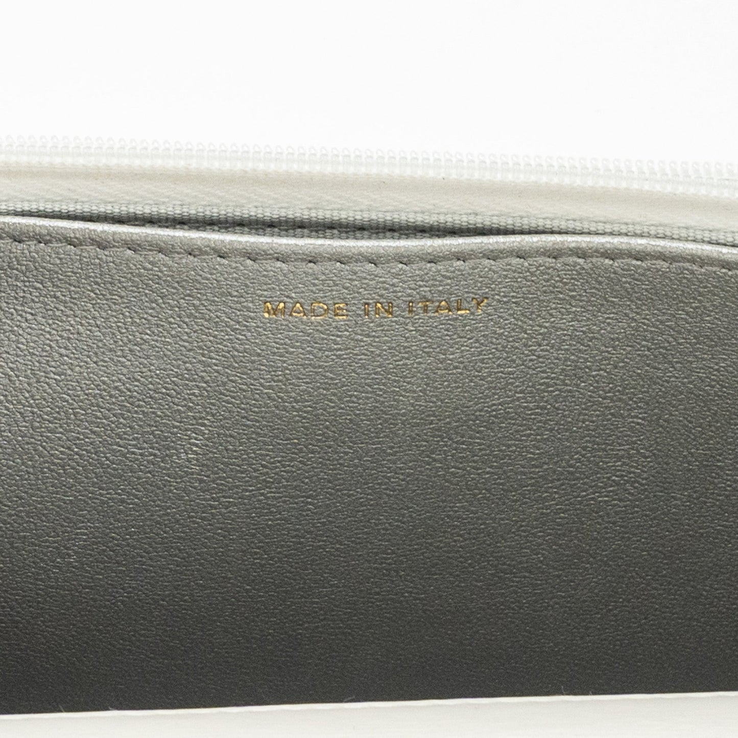 Chanel 23p Letter Top Handle Wallet On Chain Calfskin White (Microchip)