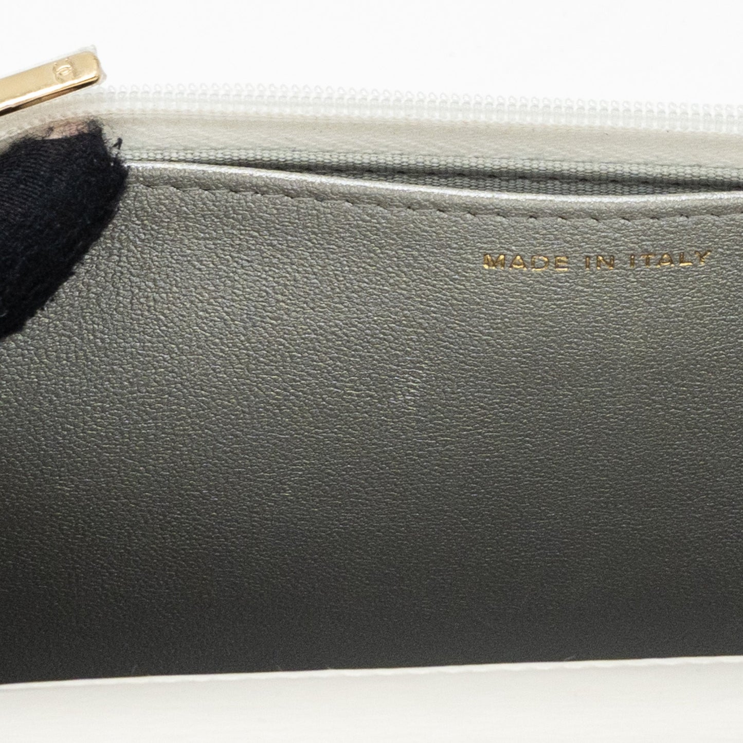 Chanel 23p Letter Top Handle Wallet On Chain Calfskin White (Microchip)