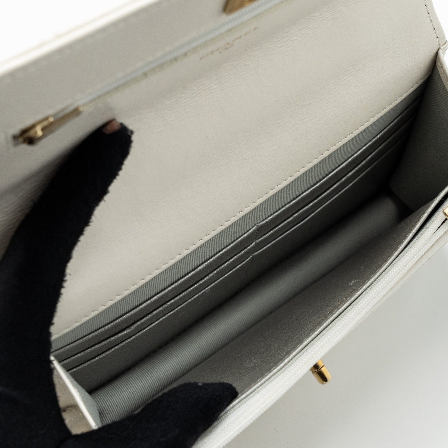 Chanel 23p Letter Top Handle Wallet On Chain Calfskin White (Microchip)