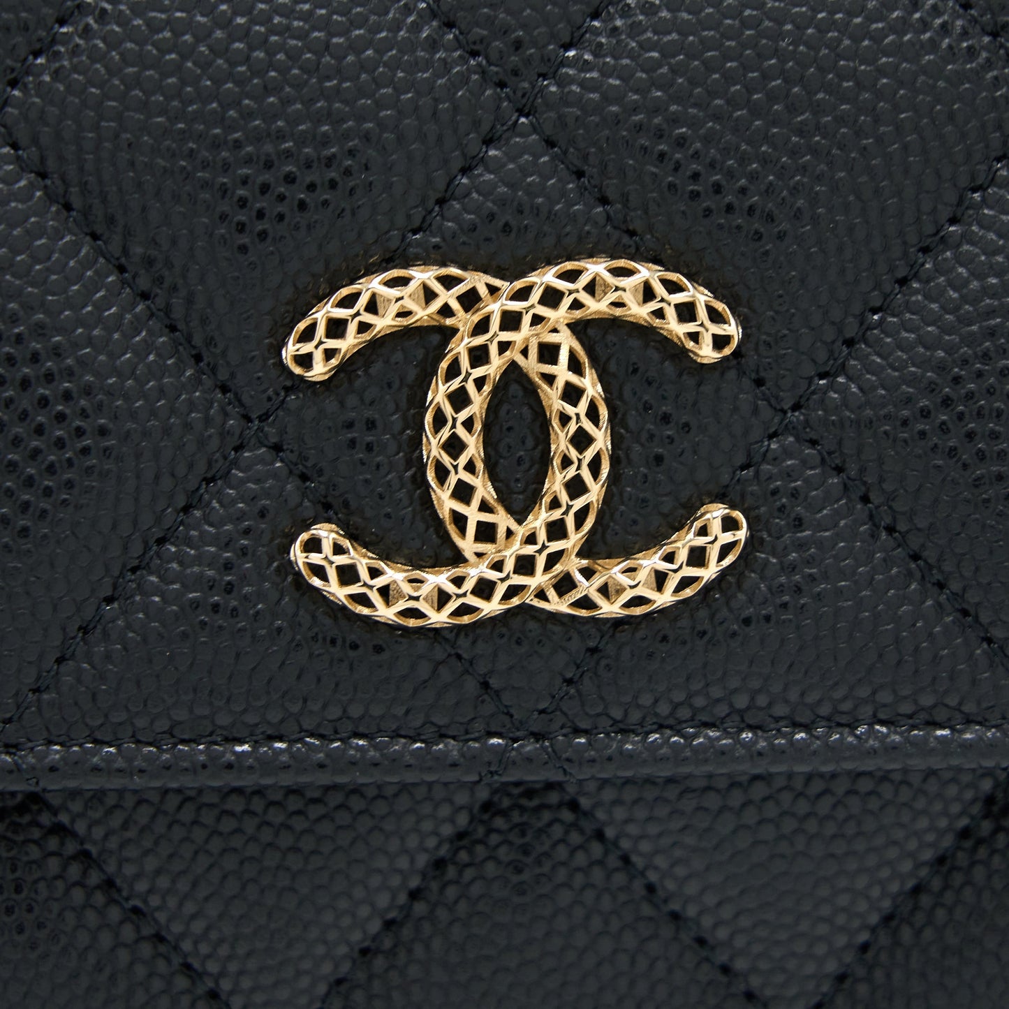 Chanel 23P Detail Logo Flap Card Holder Caviar Black L (Microchip)
