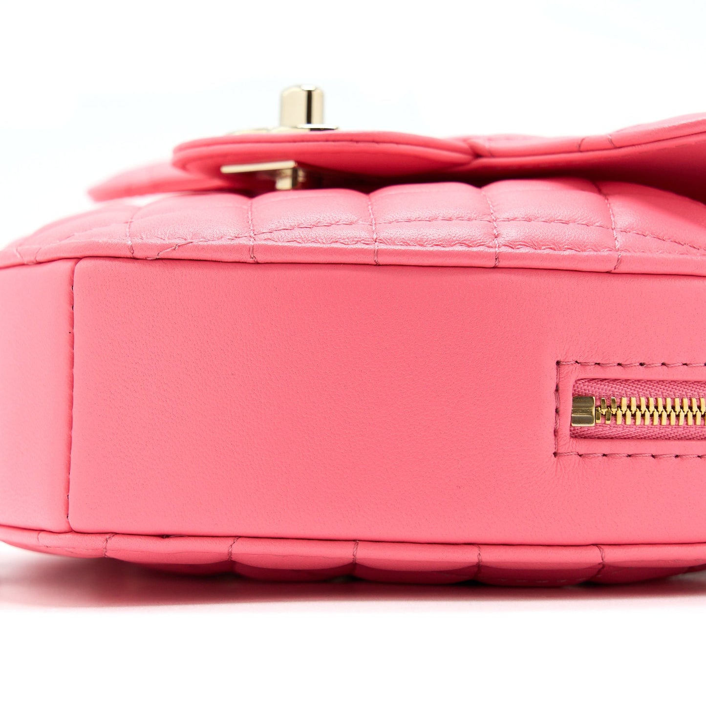 Chanel 22S Heart Bag Lambskin Pink L
