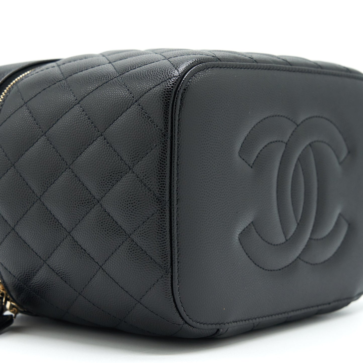 Chanel top handle vanity case caviar black with L