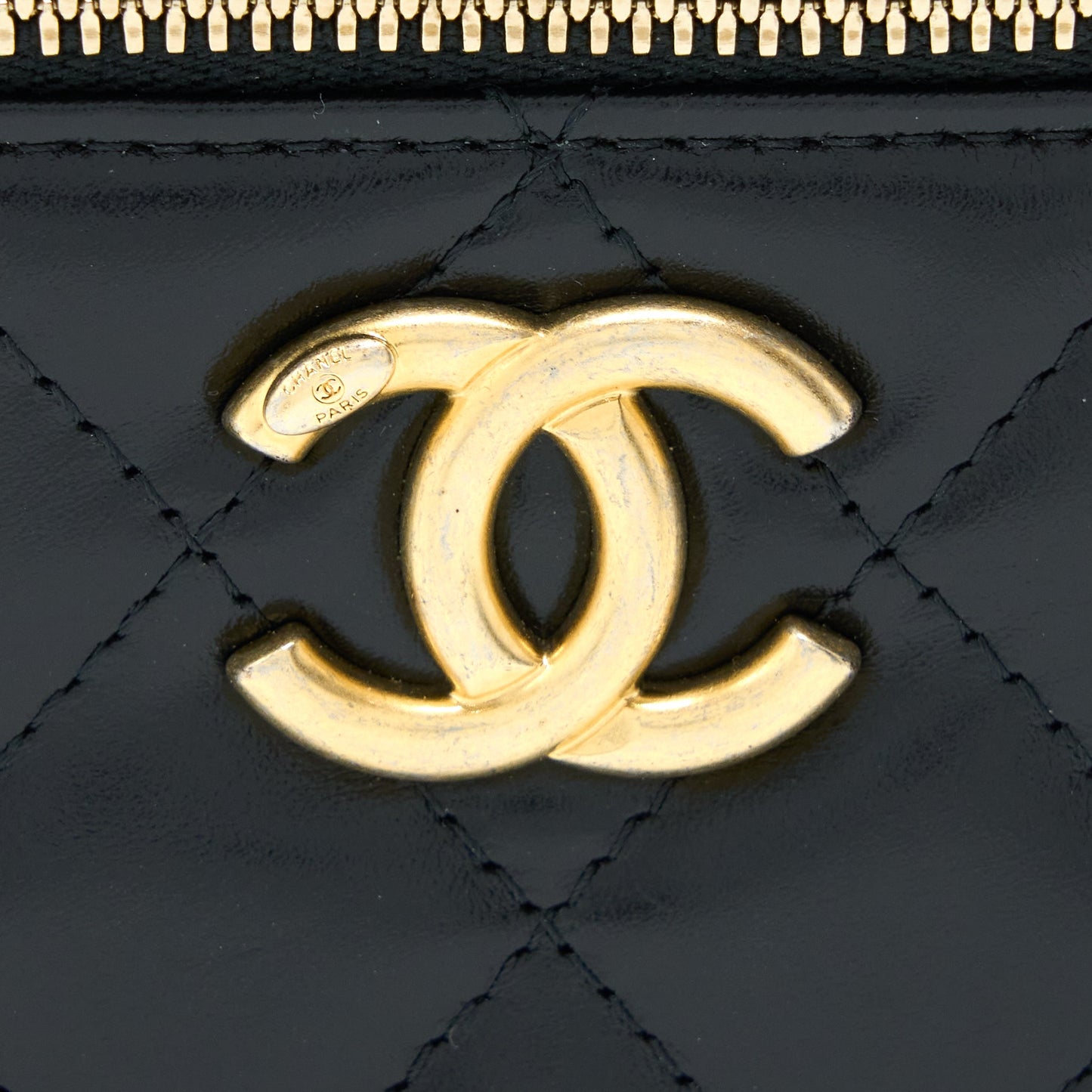 Chanel 21A Gold Crush Mini Vanity Case Calfskin Black Brushed