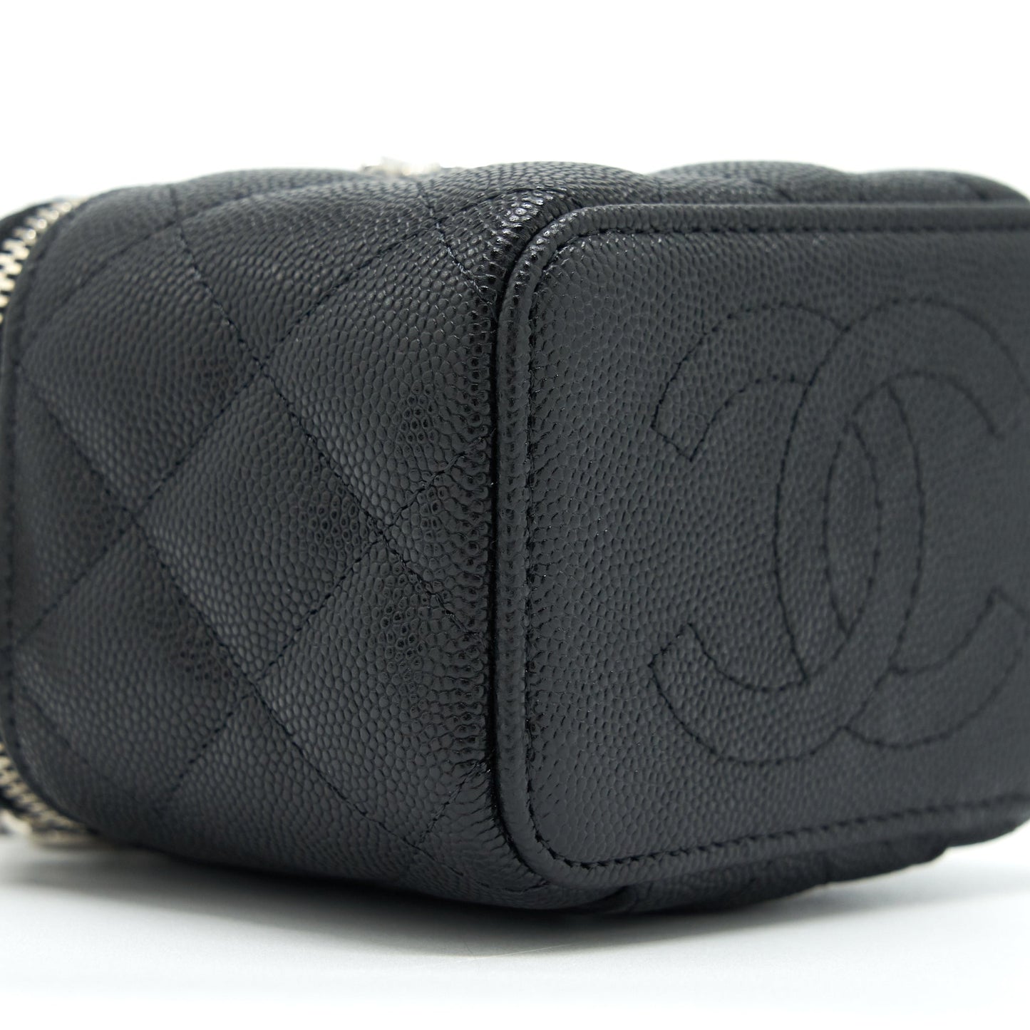 Chanel 22S mini vanity with giant chain caviar black with