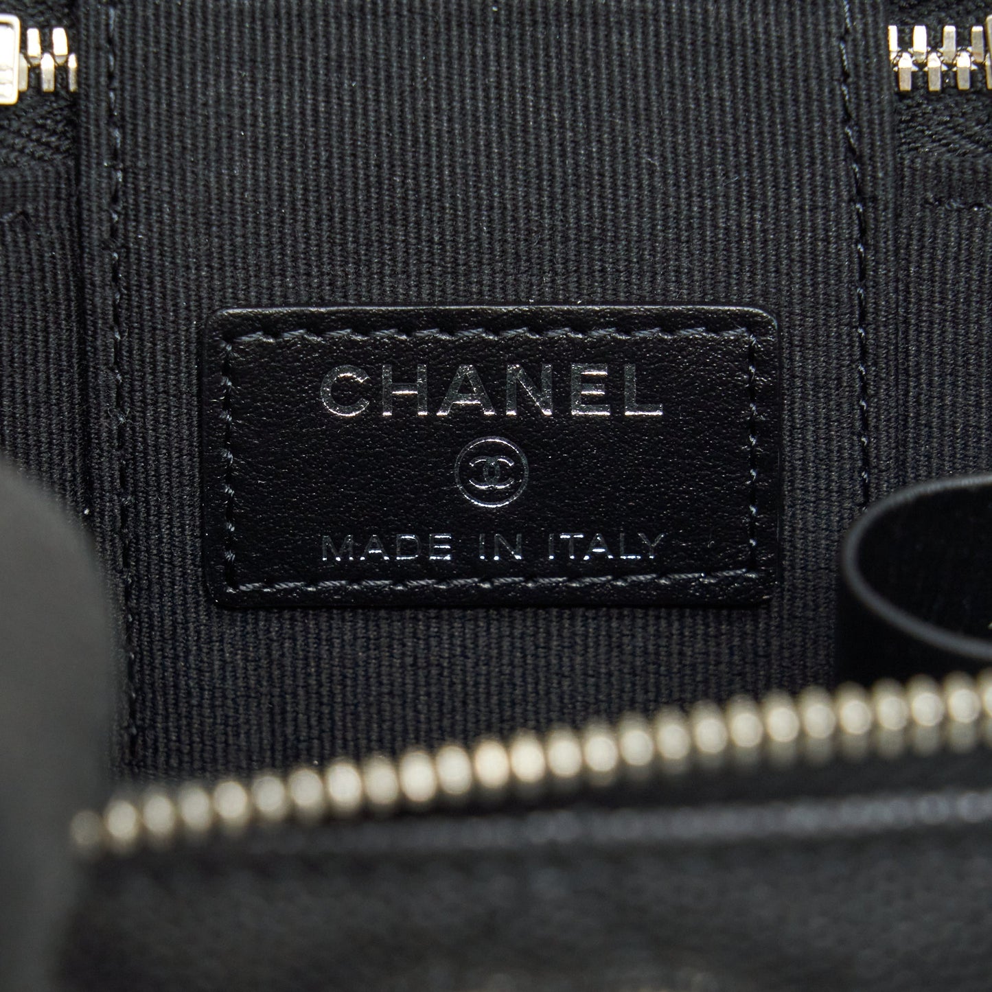 Chanel 22S mini vanity with giant chain caviar black with
