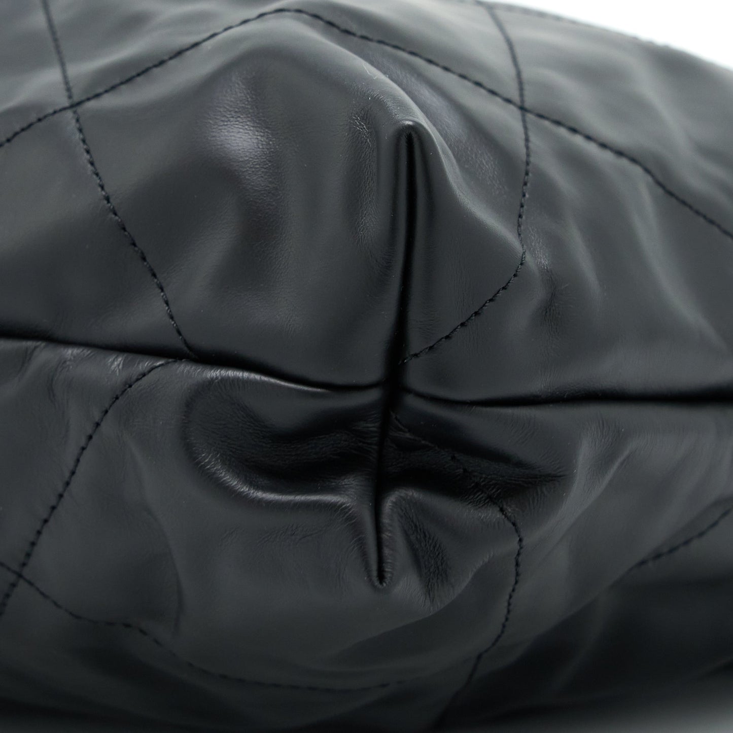 Chanel 22 Bag Medium Shiny Calfskin Black  (Microchip)