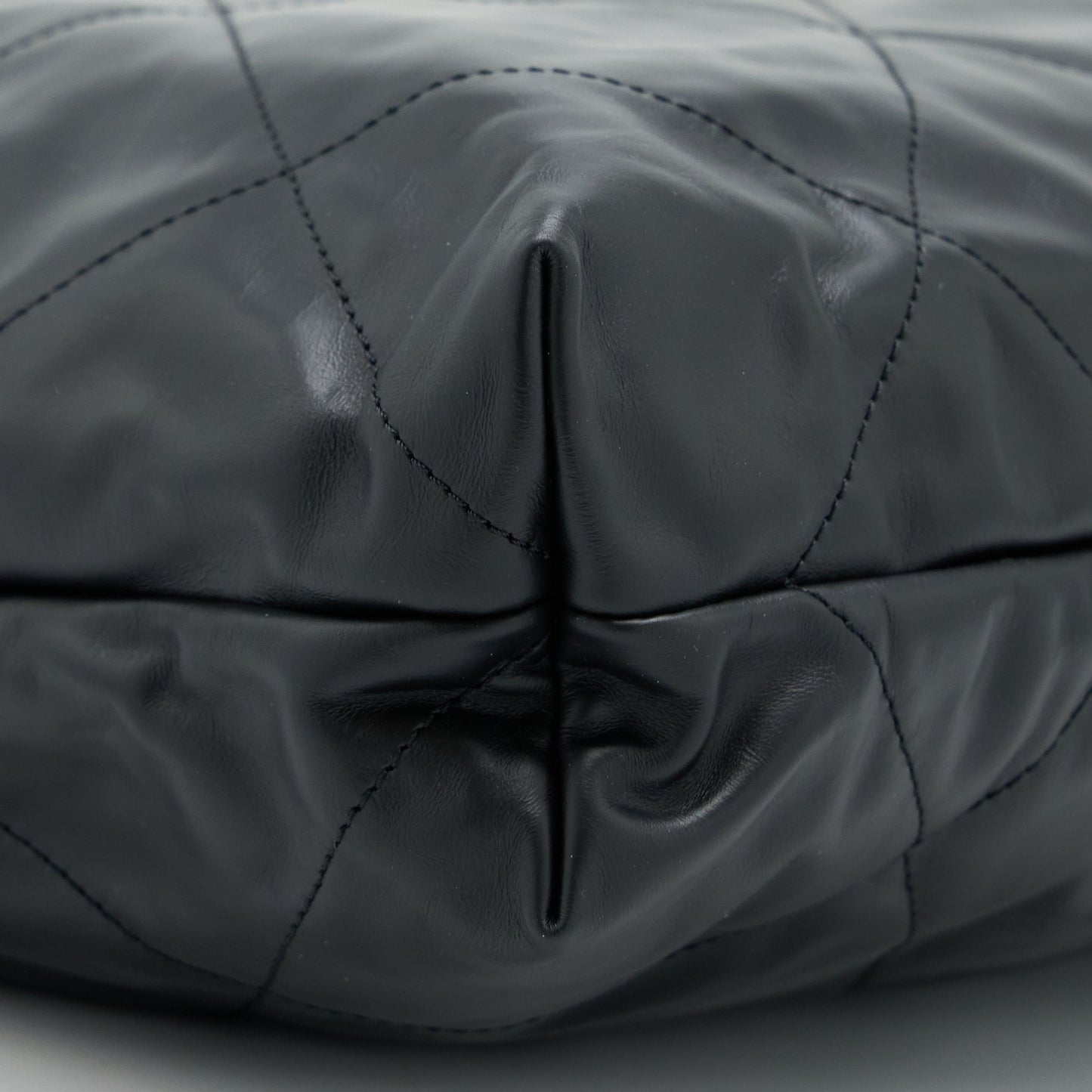 Chanel 22 Bag Medium Shiny Calfskin Black  (Microchip)